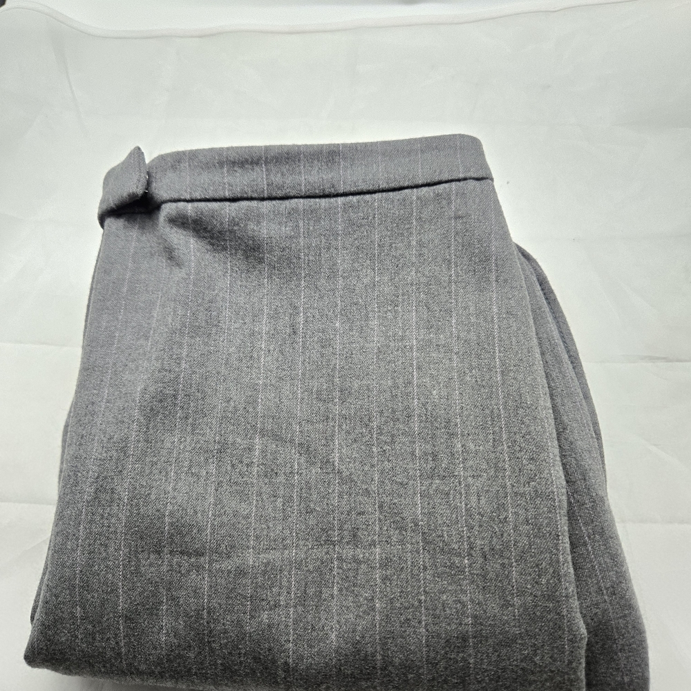 Elegant Gray Pinstripe Trousers